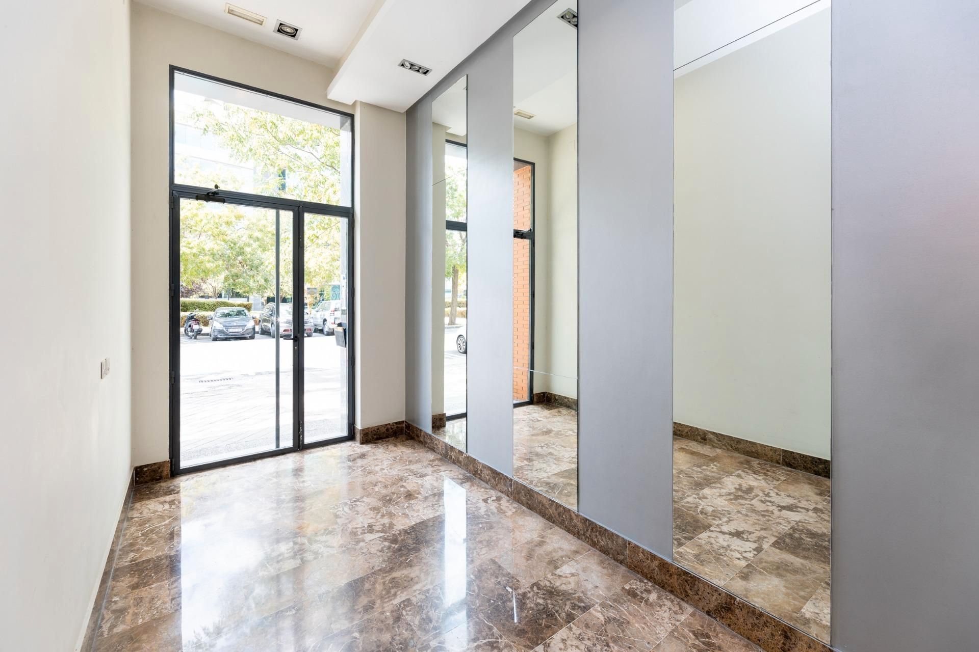 Piso en venta en  Granada Capital con Aire acondicionado, Calefacción y Piscina comunitaria