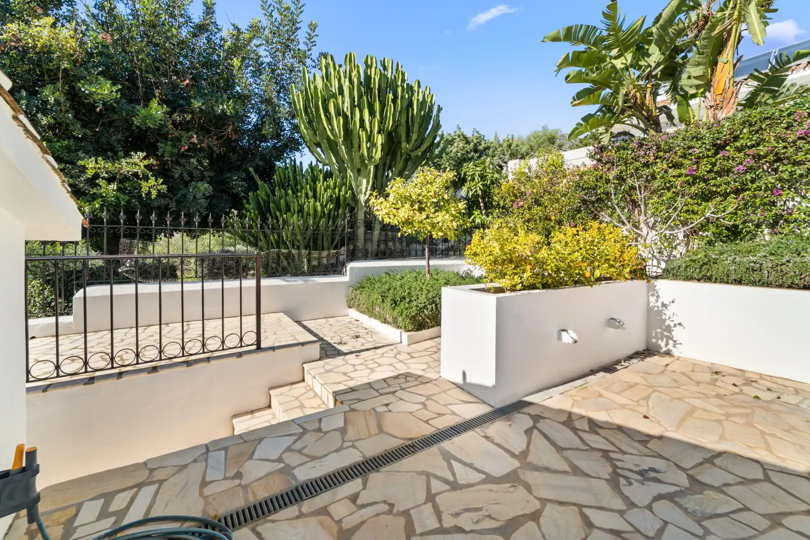 Jardí de Casa o xalet en venda en Benalmádena amb Aire condicionat, Calefacció i Jardí privat