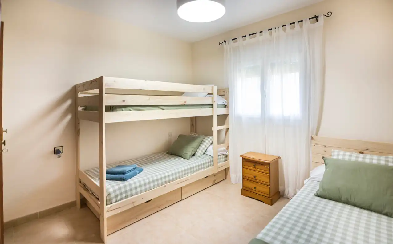 Habitación de Casa o chalet de alquiler en Chiclana de la Frontera con Piscina y Amueblado