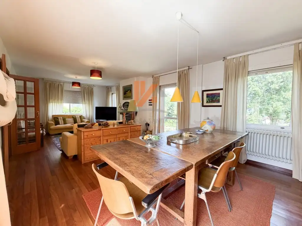 Comedor de Casa adosada en venta en Brión con Jardín privado, Trastero y Horno