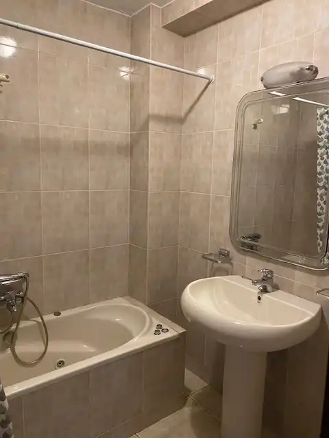 Bany de Pis de lloguer en Santiago de Compostela  amb Calefacció, Moblat i Forn