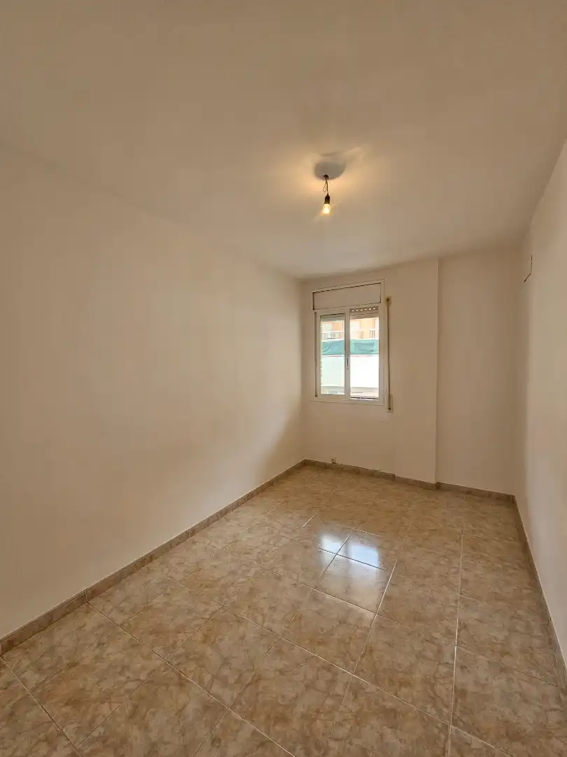 Schlafzimmer von Wohnung zum Verkauf in Tarragona mit Klimaanlage, Terrasse und Ofen