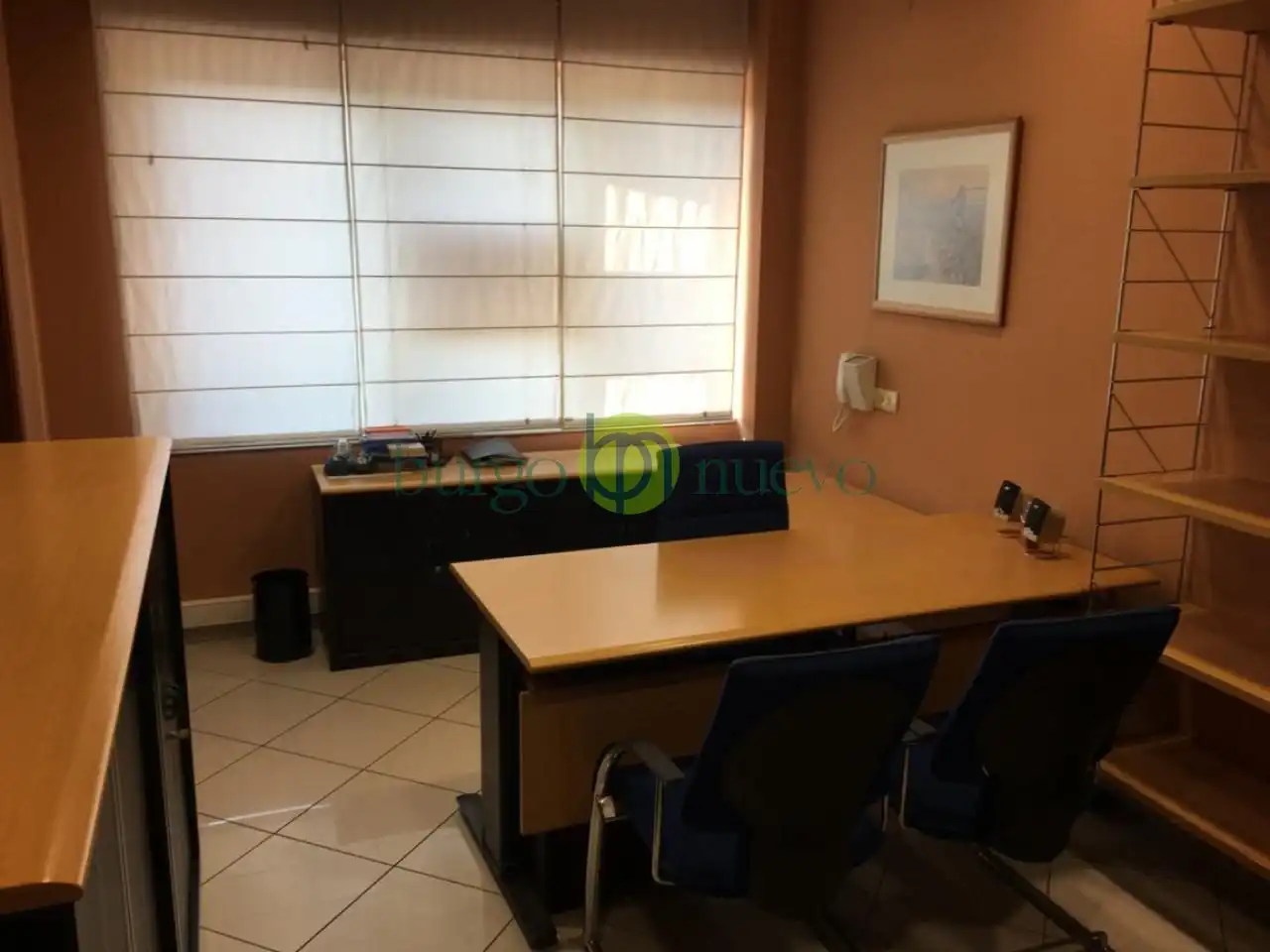 Oficina de alquiler en León Capital  con Calefacción y Alarma
