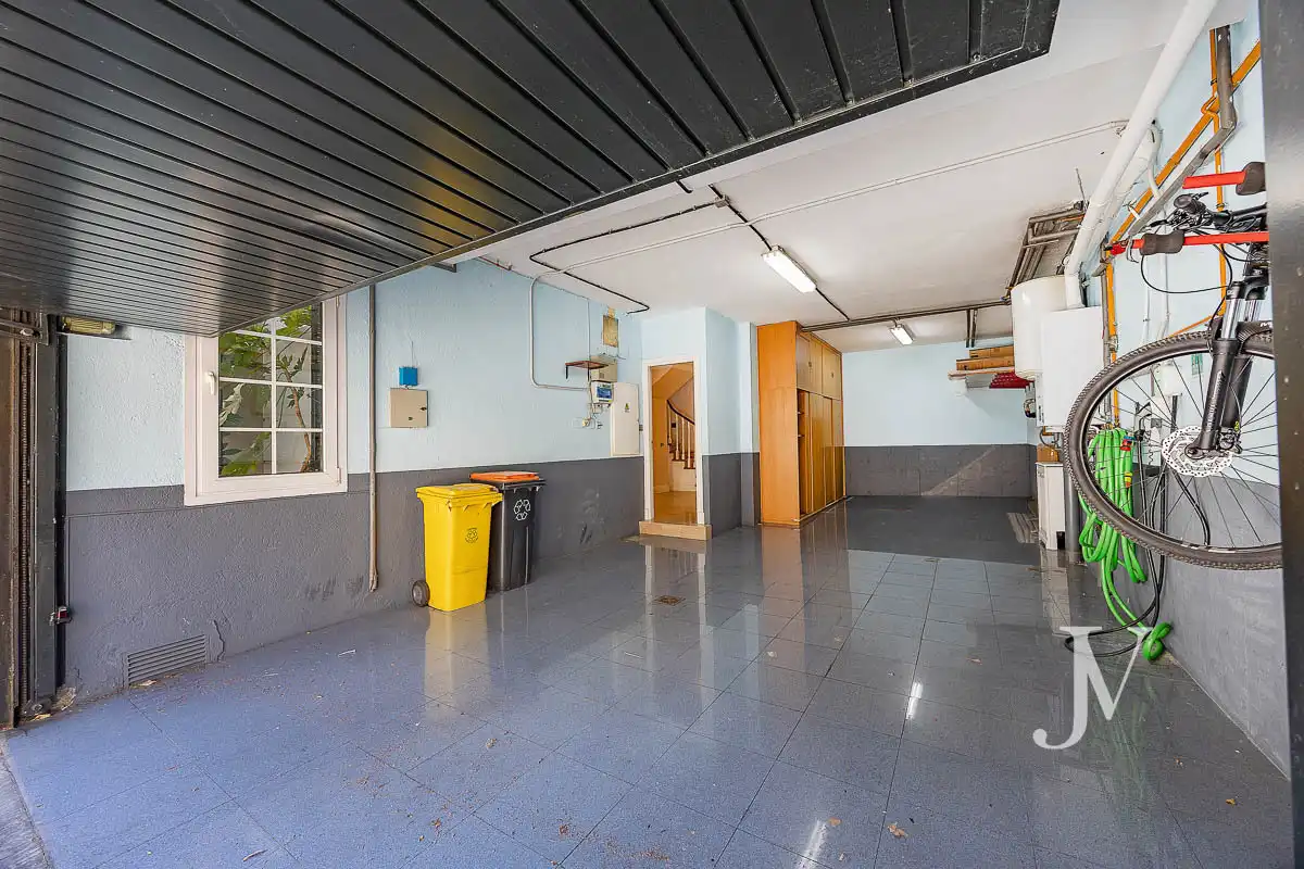 Casa adosada en venta en Madrid con Aire acondicionado, Calefacción y Jardín privado