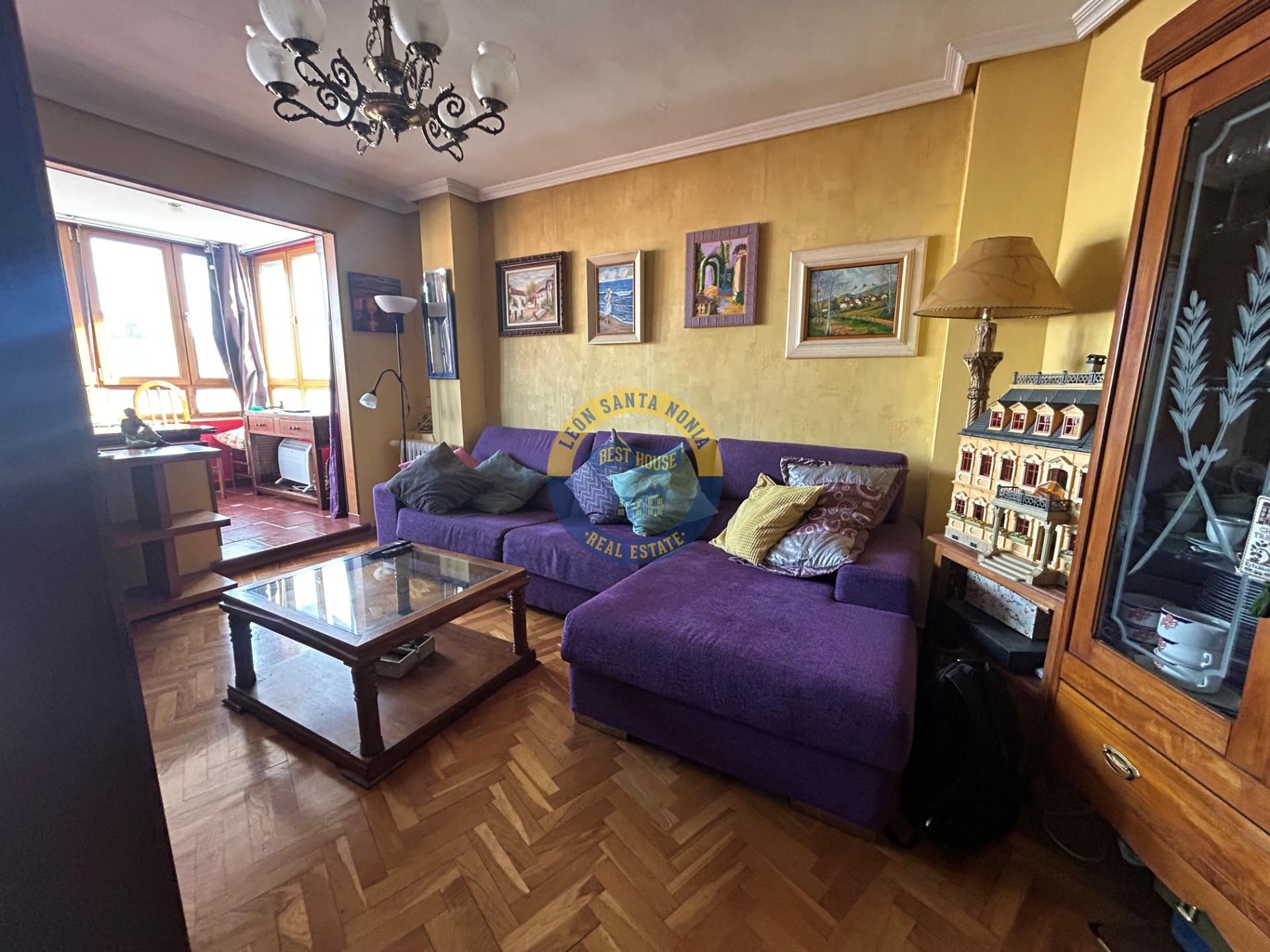 Living room of Flat for sale in León Capital   with Heating, Parquet flooring and Terrace