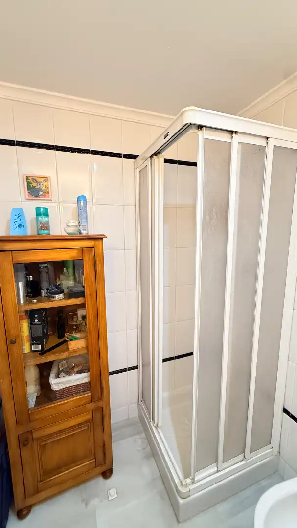Baño de Piso en venta en Marbella con Terraza, Amueblado y Horno