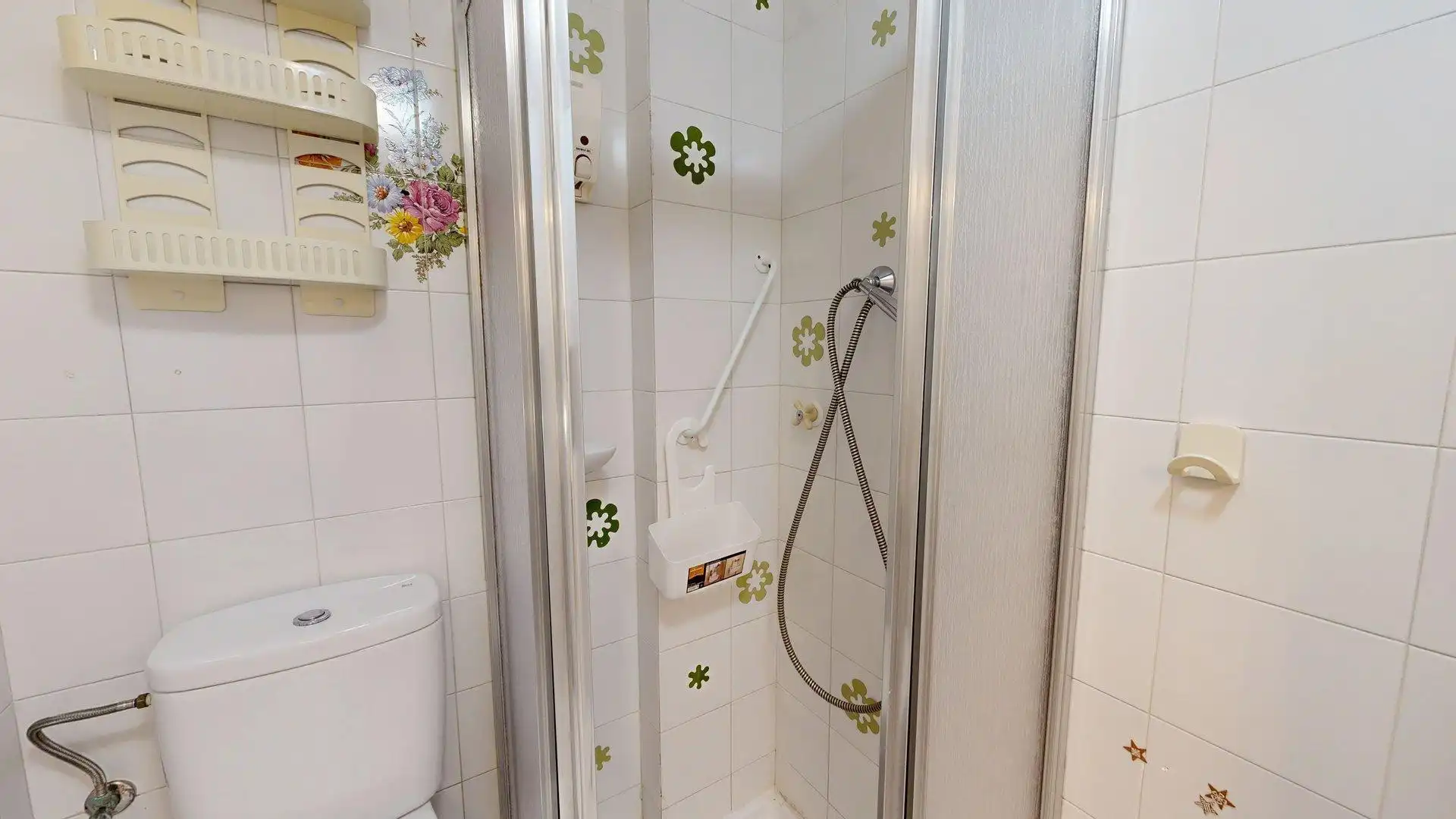 Bany de Apartament de lloguer en Elche / Elx amb Aire condicionat, Calefacció i Jardí privat