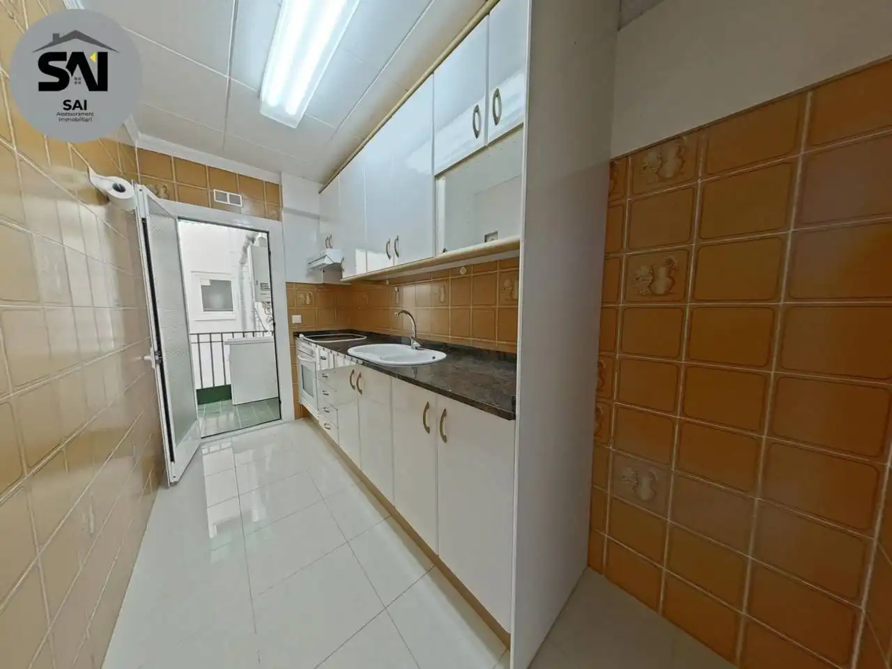Kitchen of Flat for sale in Sabadell  with Air Conditioner, Heating and Balcony