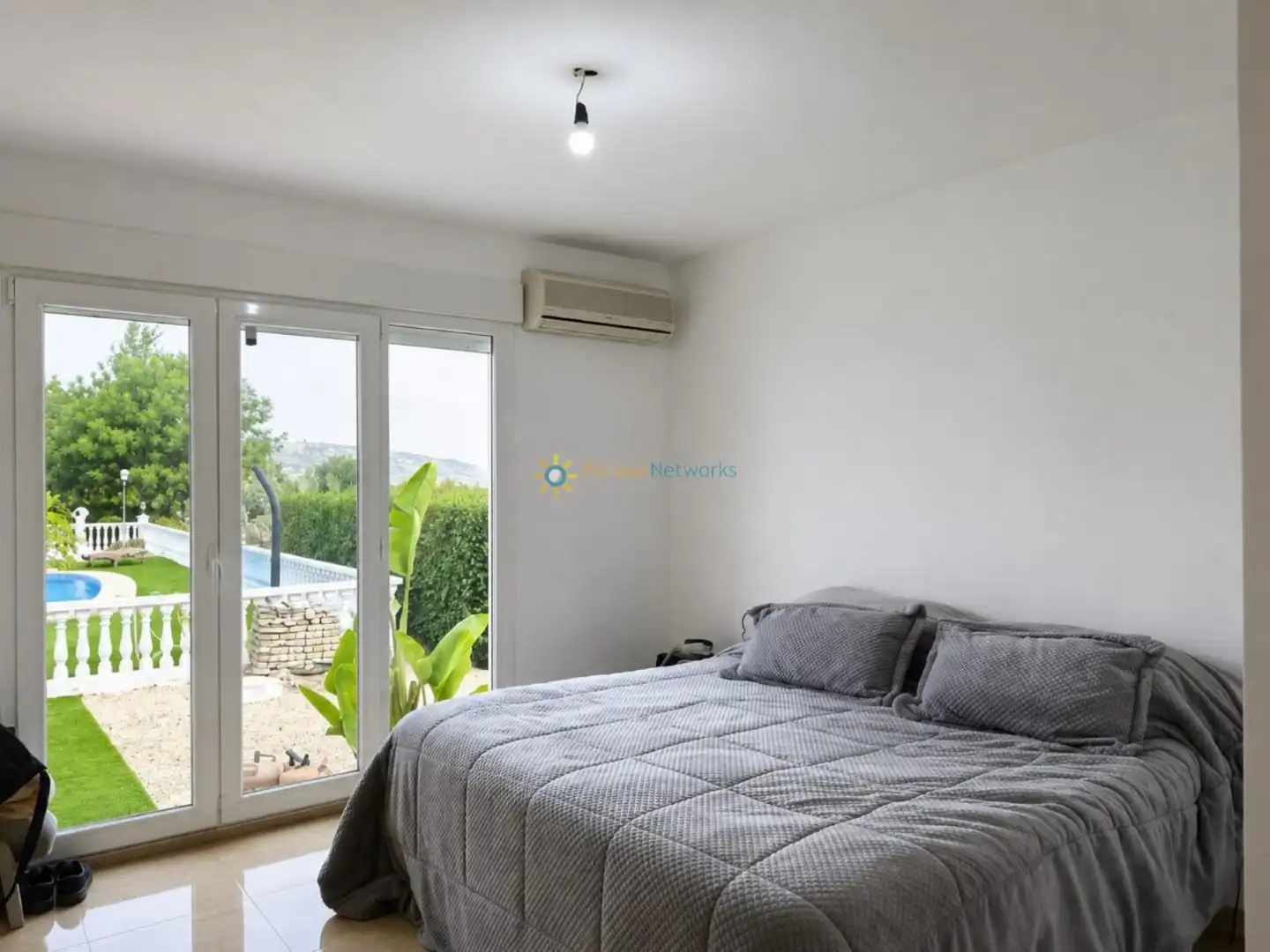 Bedroom of Houses for sale in Ontinyent  with Air Conditioner, Private garden and Terrace