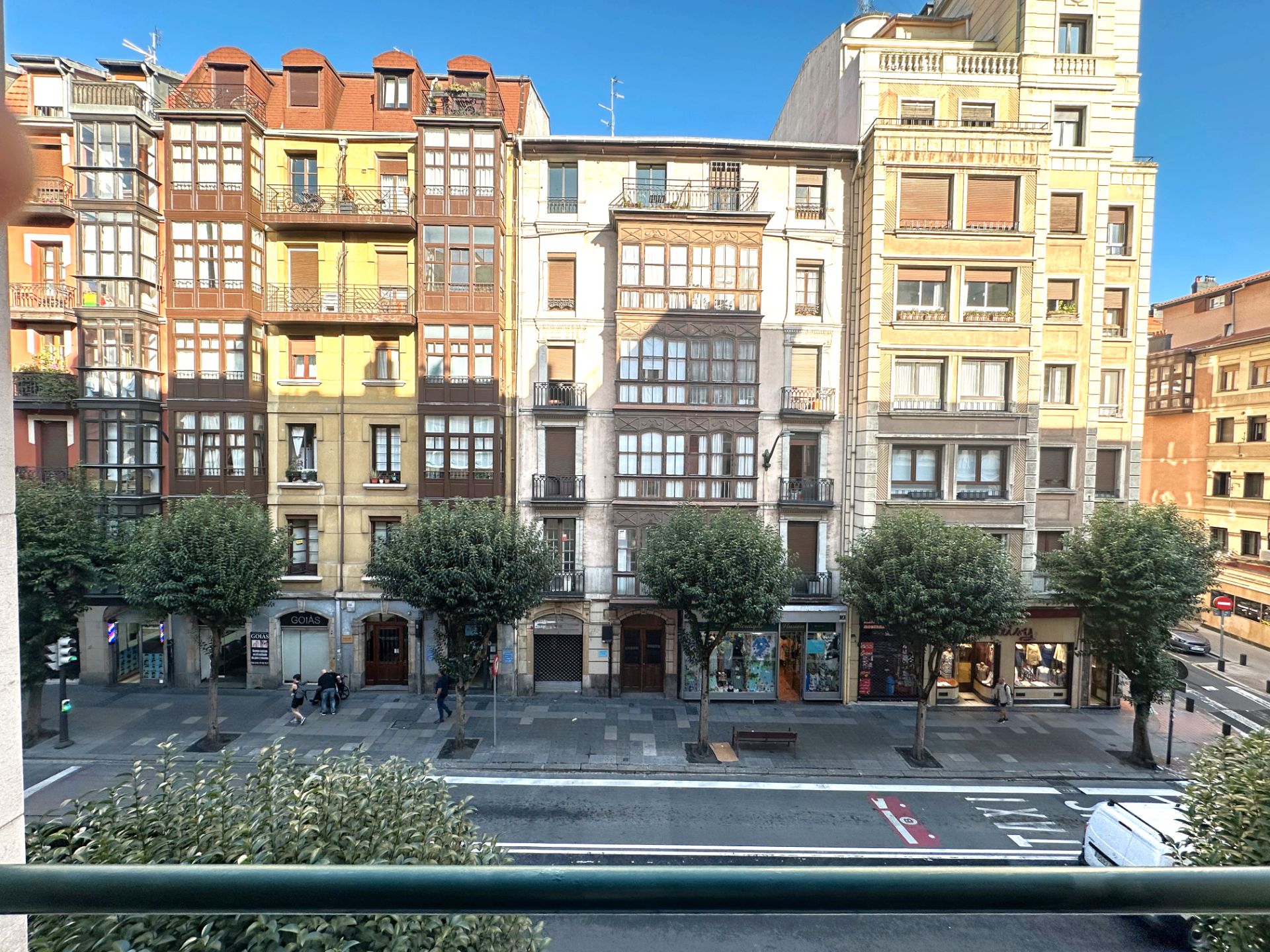 Vista exterior de Dúplex en venda en Bilbao  amb Calefacció, Traster i Moblat