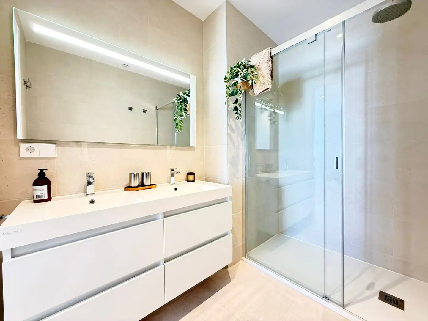 Baño de Ático en venta en Vélez-Málaga con Aire acondicionado, Trastero y Piscina