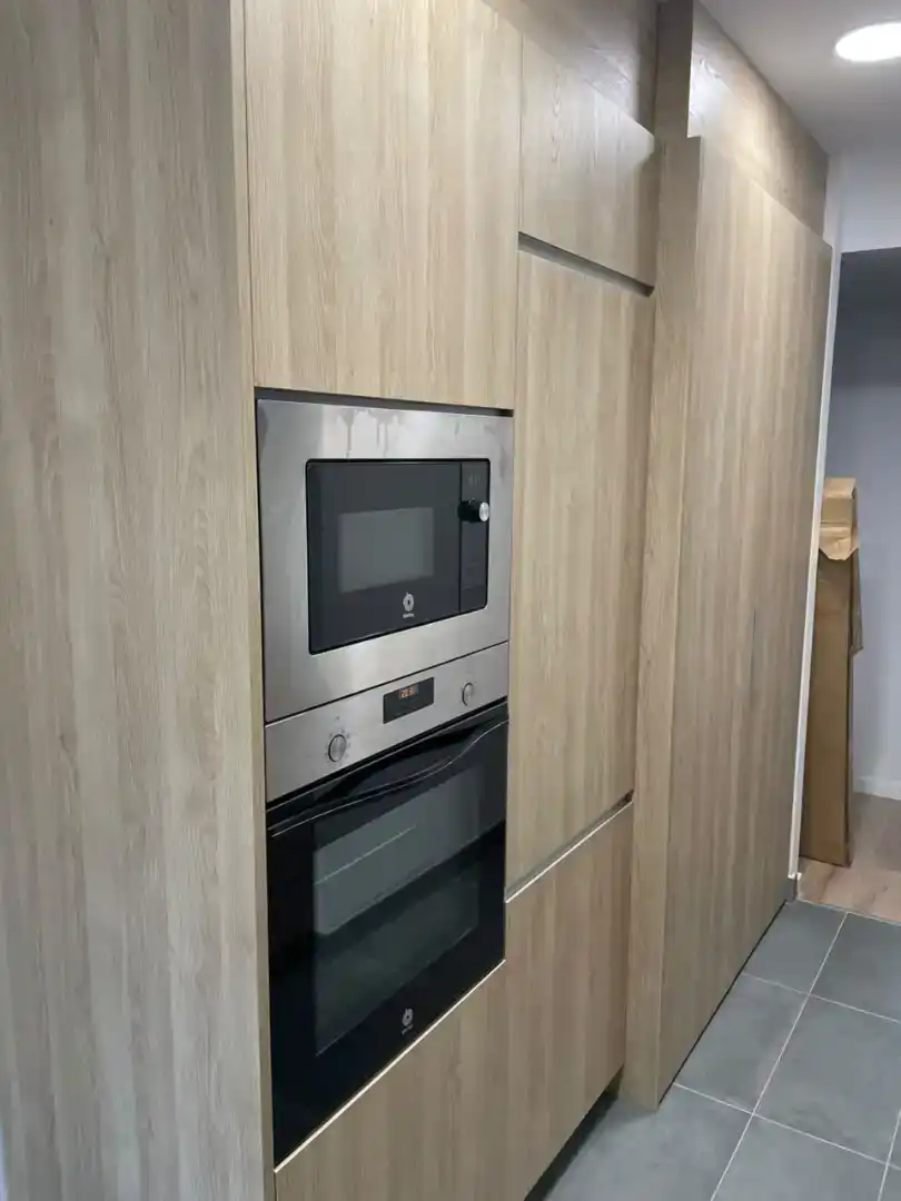 Cocina de Piso para compartir en Barberà del Vallès con Jardín privado, Parquet y Piscina