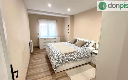 Bedroom of Flat for sale in Santander