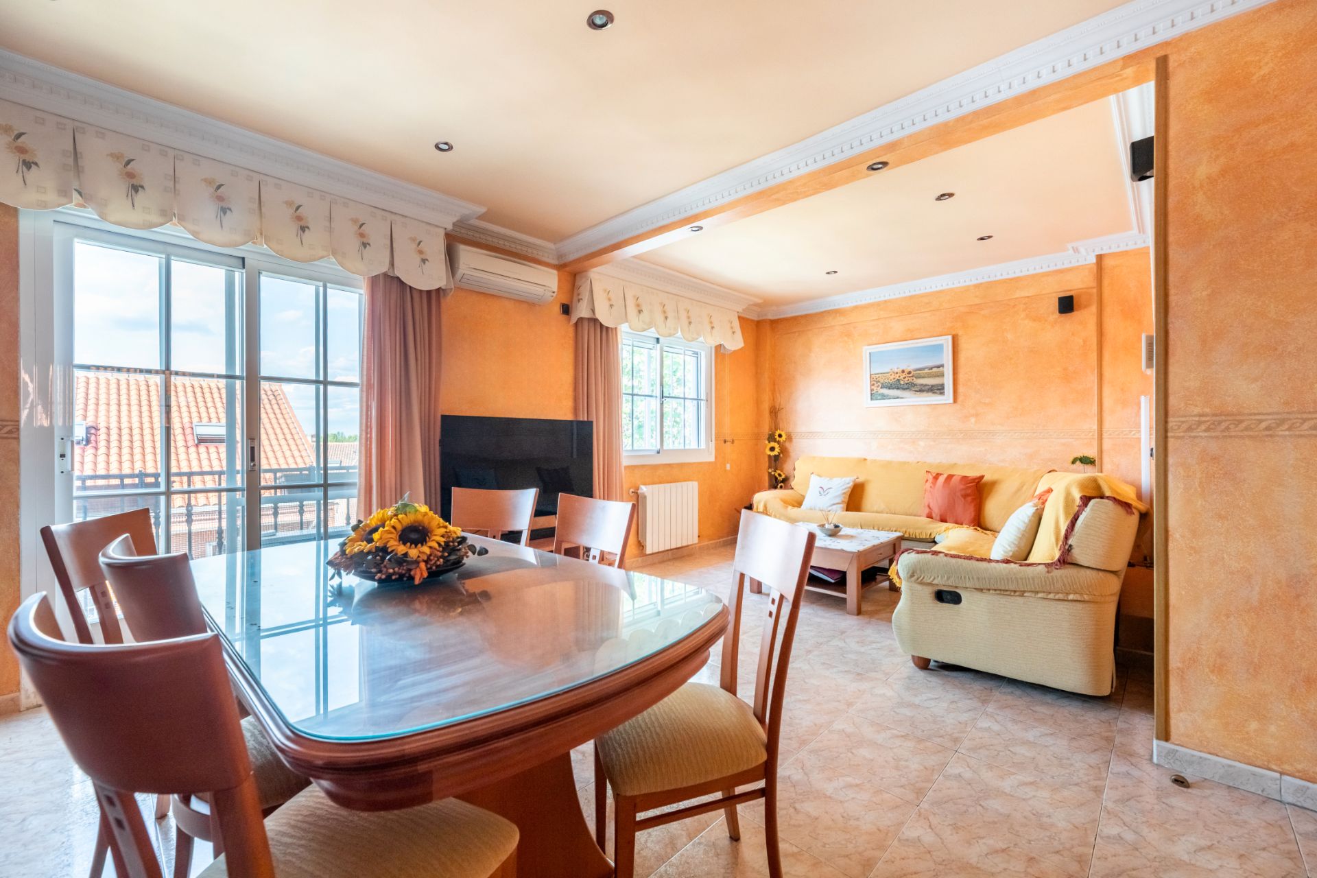 Living room of Duplex for sale in Navalcarnero  with Air Conditioner, Heating and Terrace