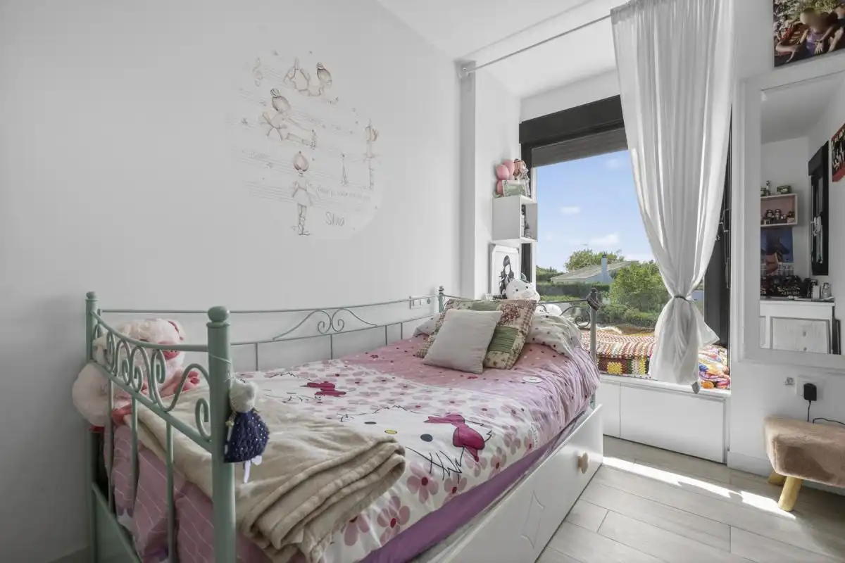 Habitación de Casa o chalet en venta en Bormujos con Aire acondicionado, Calefacción y Jardín privado