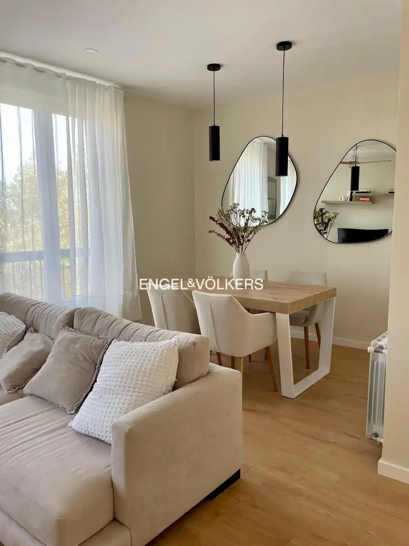 Comedor de Piso de alquiler en Madrid con Calefacción, Parquet y Balcón