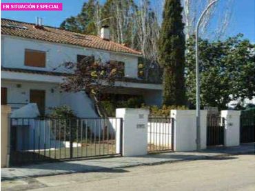 Casa bifamiliare con balcone in vendita a Núcleo Urbano
