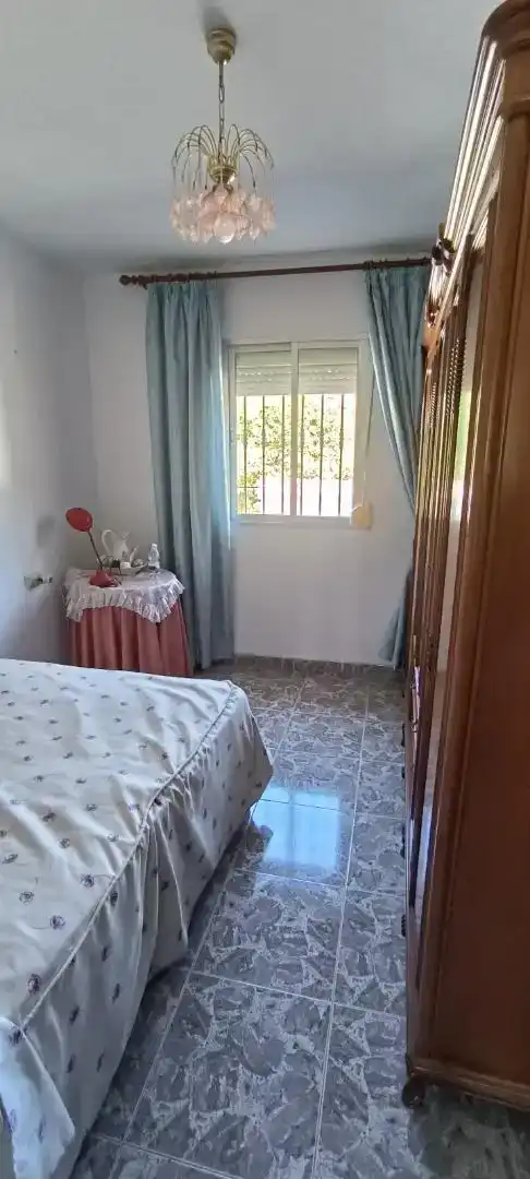 Dormitori de Finca rústica en venda en Comares amb Aire condicionat i Piscina