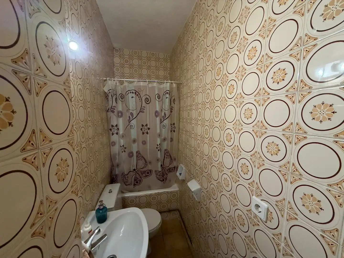 Baño de Piso en venta en Robledo de Chavela con Calefacción y Jardín privado