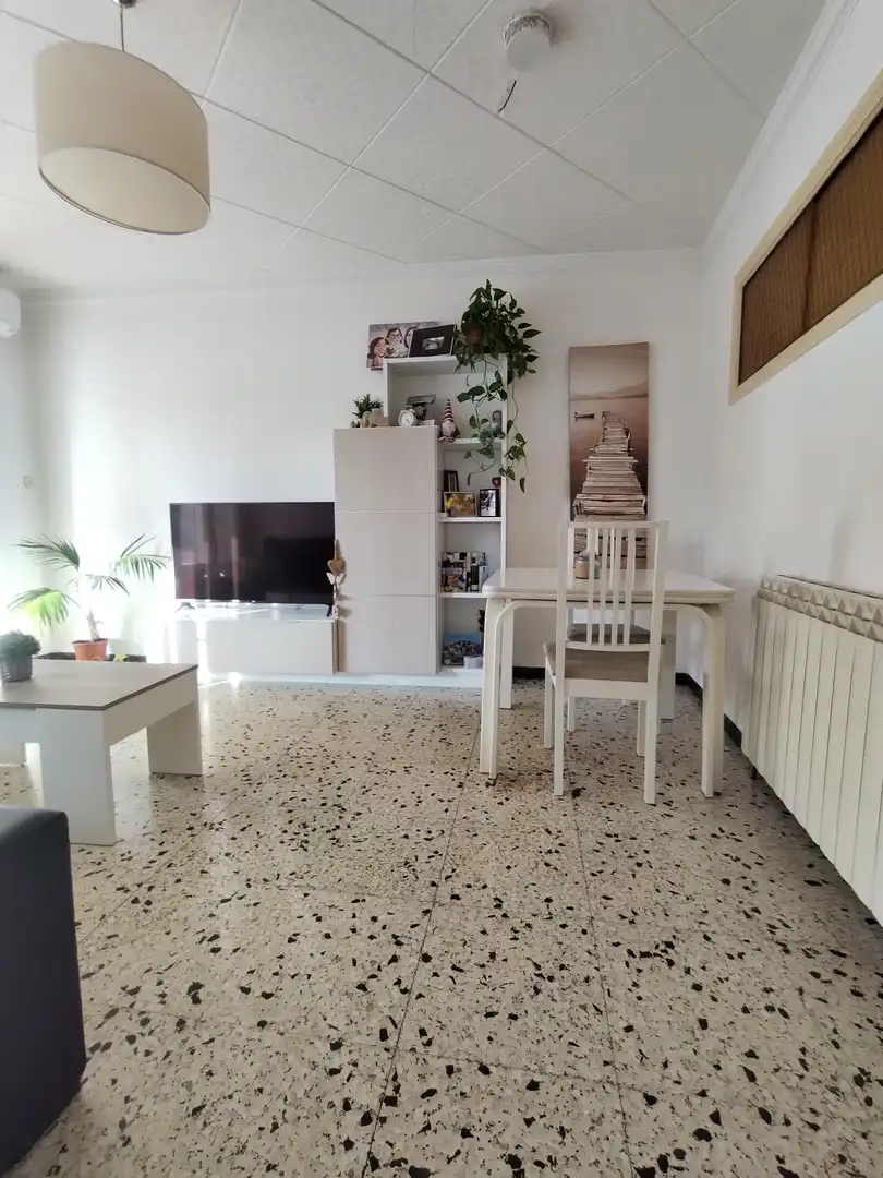 Wohnzimmer von Einfamilien-Reihenhaus zum Verkauf in Anglesola mit Klimaanlage, Heizung und Terrasse