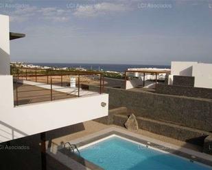 Vista exterior de Casa o xalet en venda en Tías amb Jardí privat, Terrassa i Piscina