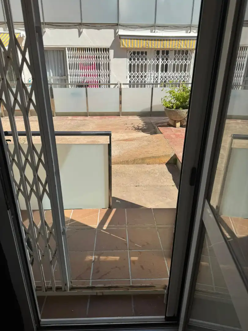 Baixos amb piscina en venda a Carrer Assutzena 14, imagen 3