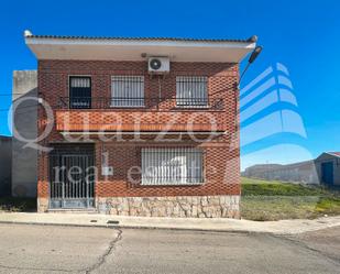 Exterior view of House or chalet for sale in Carmena