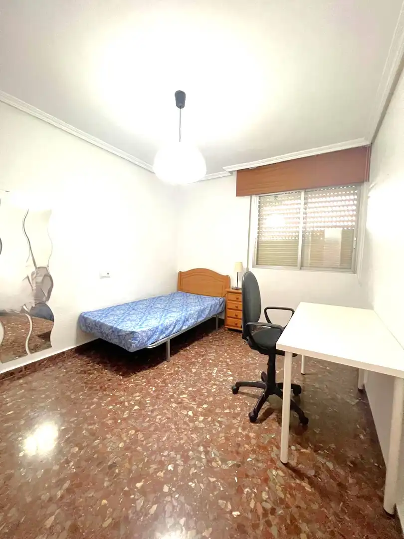 Piso de alquiler en Avenida del Rector José Loustau, 18, La Fama