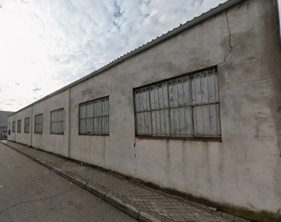 Industrial building for sale in C/ Riaño