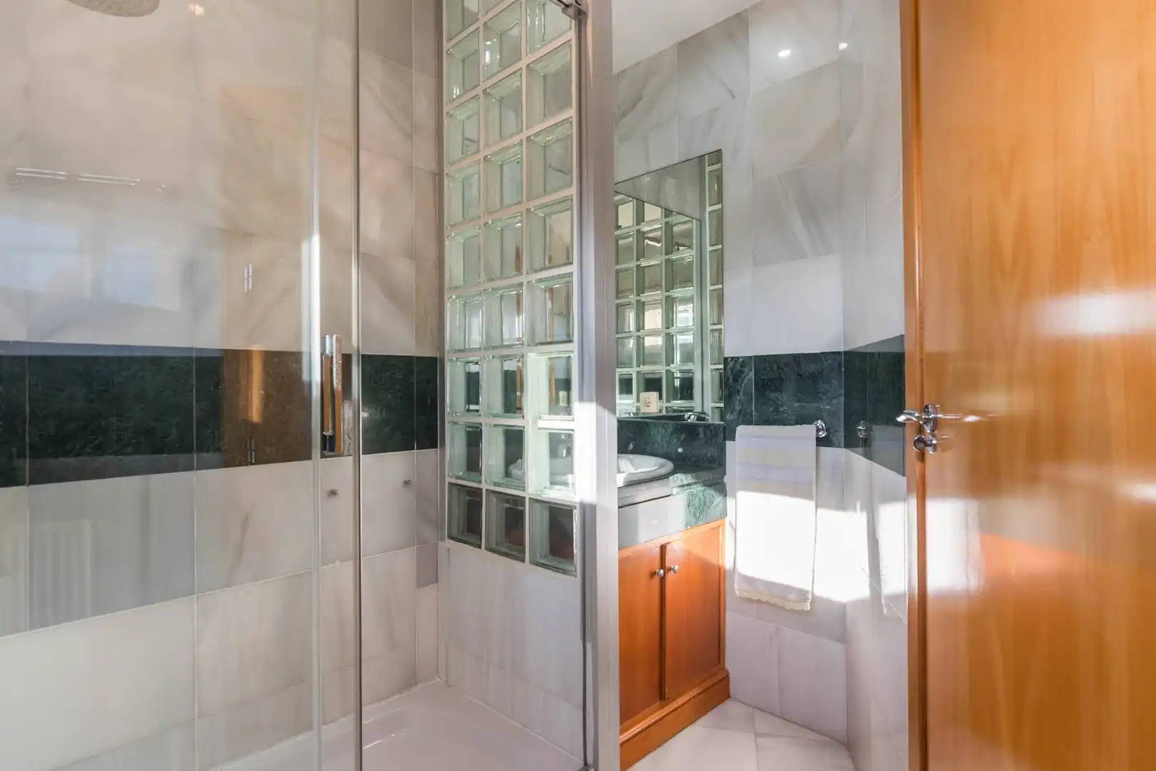 Bathroom of Houses for sale in Cartagena  with Air Conditioner, Heating and Terrace