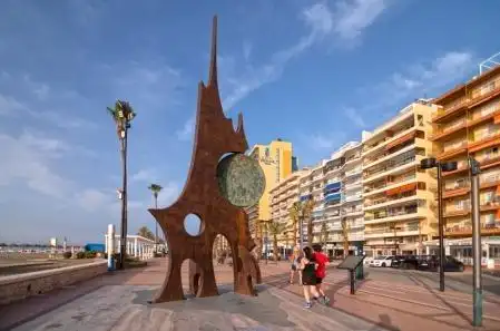 Vista exterior de Casa adosada en venda en Fuengirola amb Aire condicionat, Jardí privat i Terrassa