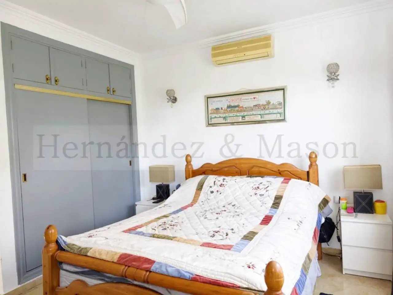 Bedroom of Houses for sale in Benalmádena  with Air Conditioner, Terrace and Swimming Pool