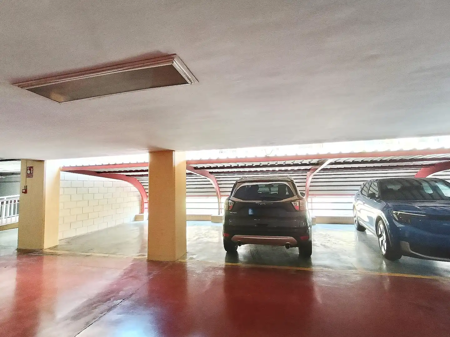 Parking de Piso en venta en Alicante / Alacant con Calefacción, Jardín privado y Piscina comunitaria