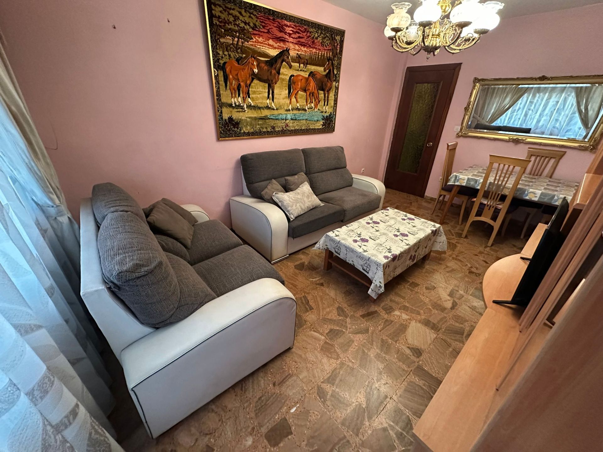 Sala d'estar de Pis en venda en Parla amb Calefacció i Terrassa