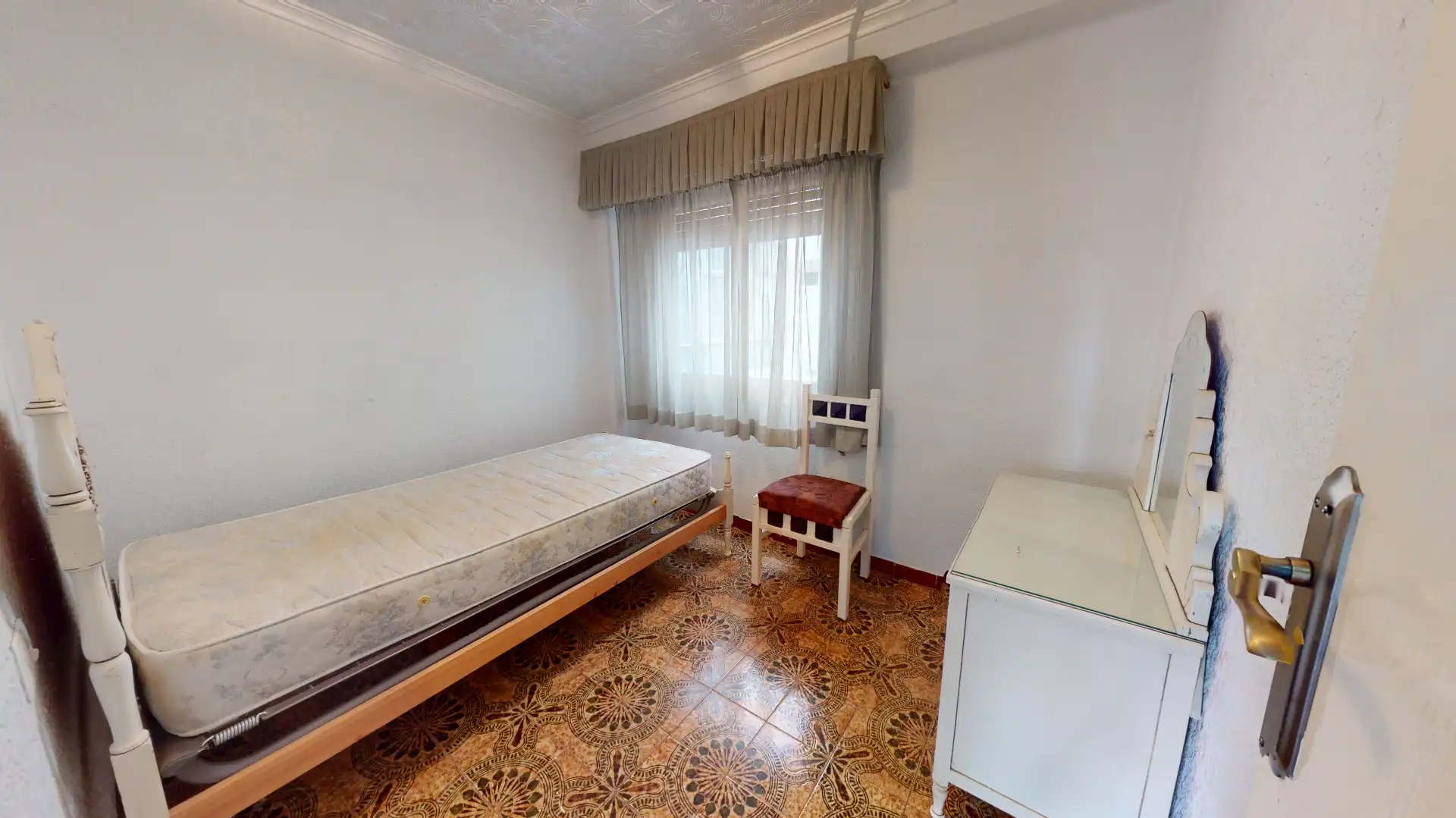 Habitación de Piso en venta en Elda