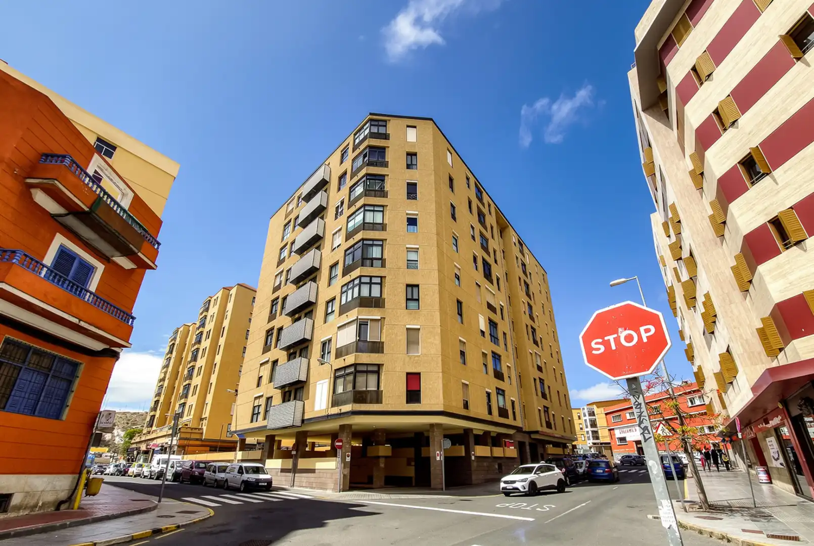 Vista exterior de Piso en venta en Las Palmas de Gran Canaria con Piscina comunitaria