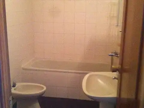 Bathroom of Flat for rent in Granada  with Furnished, Washing machine and Balcony