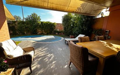 Terrassa de Casa o xalet en venda en Simancas amb Aire condicionat i Piscina