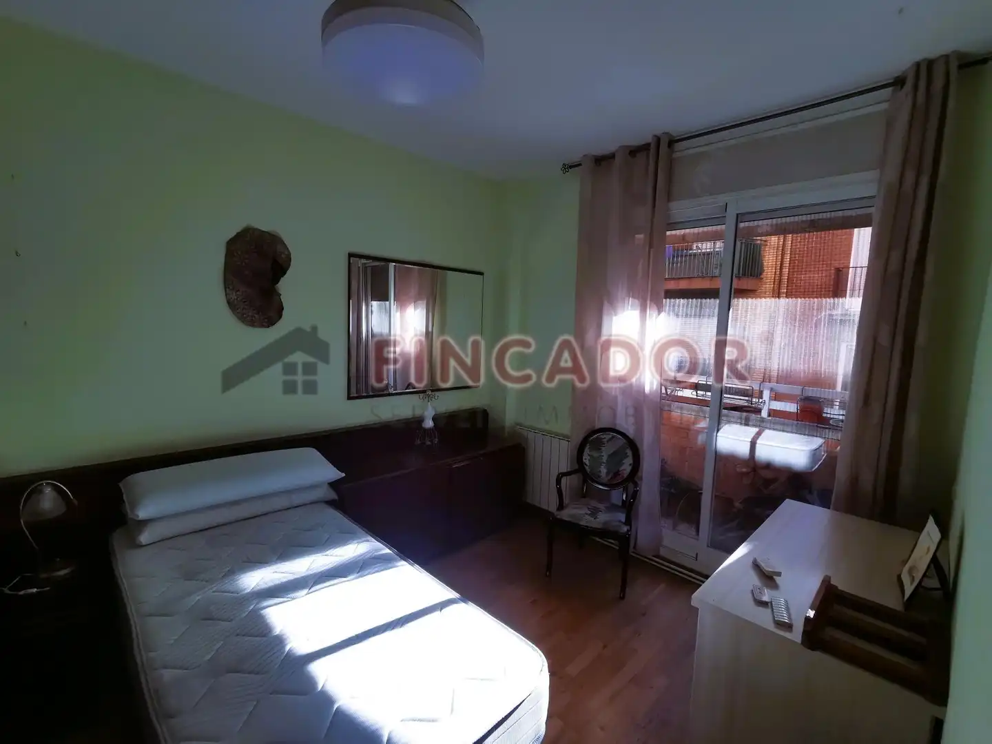 Habitación de Piso en venta en Cornellà de Llobregat con Calefacción, Parquet y Balcón