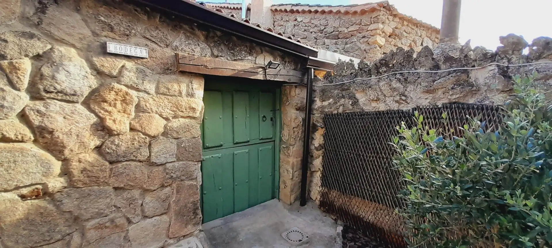 Vista exterior de Finca rústica en venda en Turégano amb Calefacció, Jardí privat i Terrassa