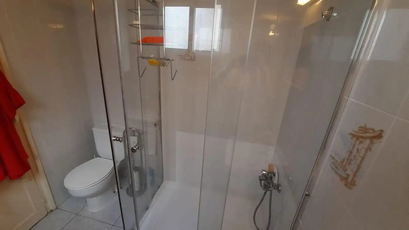 Badezimmer von Maisonette zum Verkauf in La Ràpita mit Klimaanlage und Terrasse