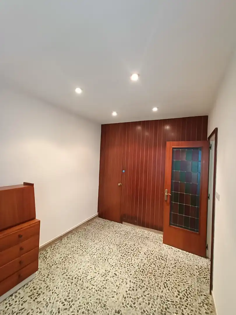 Einfamilien-Reihenhaus zur Miete in Girona mit Heizung, Privatgarten und Terrasse