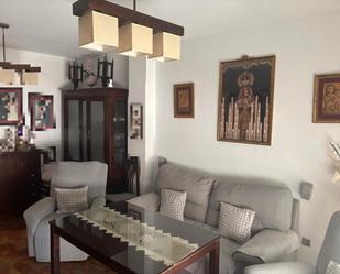 Sala d'estar de Pis en venda en Cabra amb Aire condicionat, Calefacció i Jardí privat