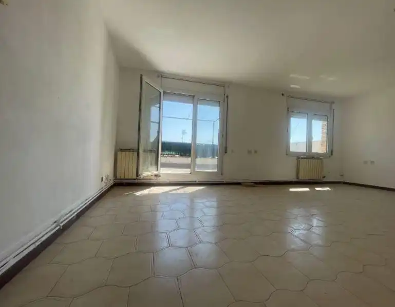 Wohnzimmer von Dachboden zum Verkauf in Igualada mit Heizung und Terrasse