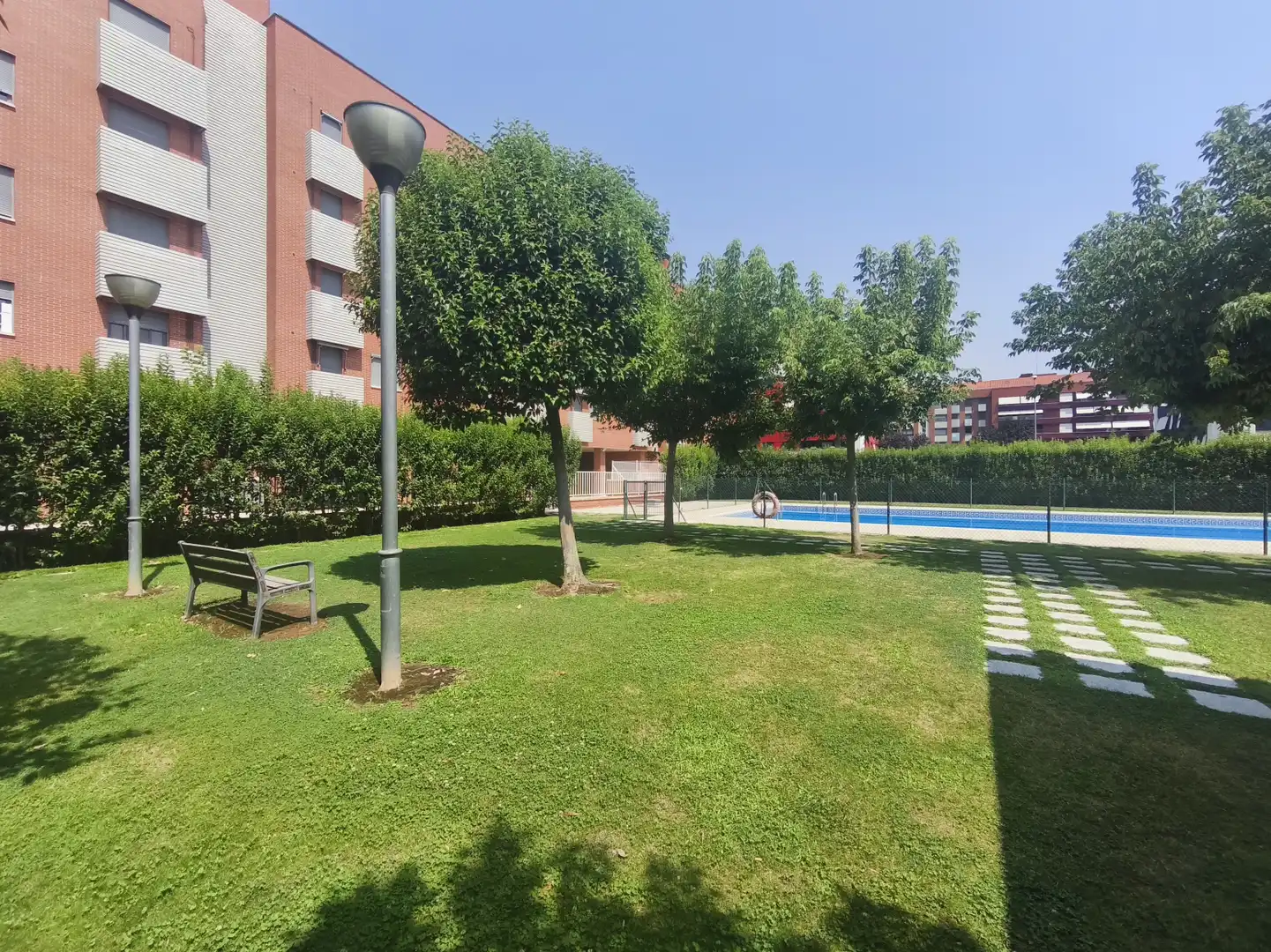Piscina de Piso en venta en  Logroño con Aire acondicionado, Jardín privado y Parquet