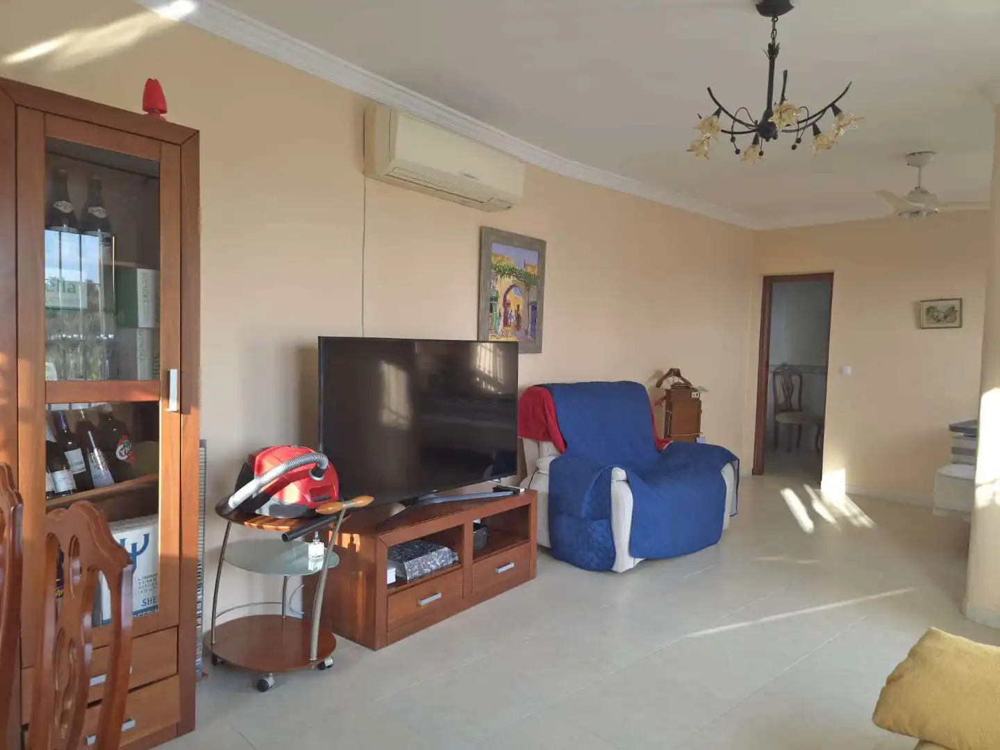 Sala d'estar de Finca rústica en venda en Arucas amb Aire condicionat, Piscina i Moblat