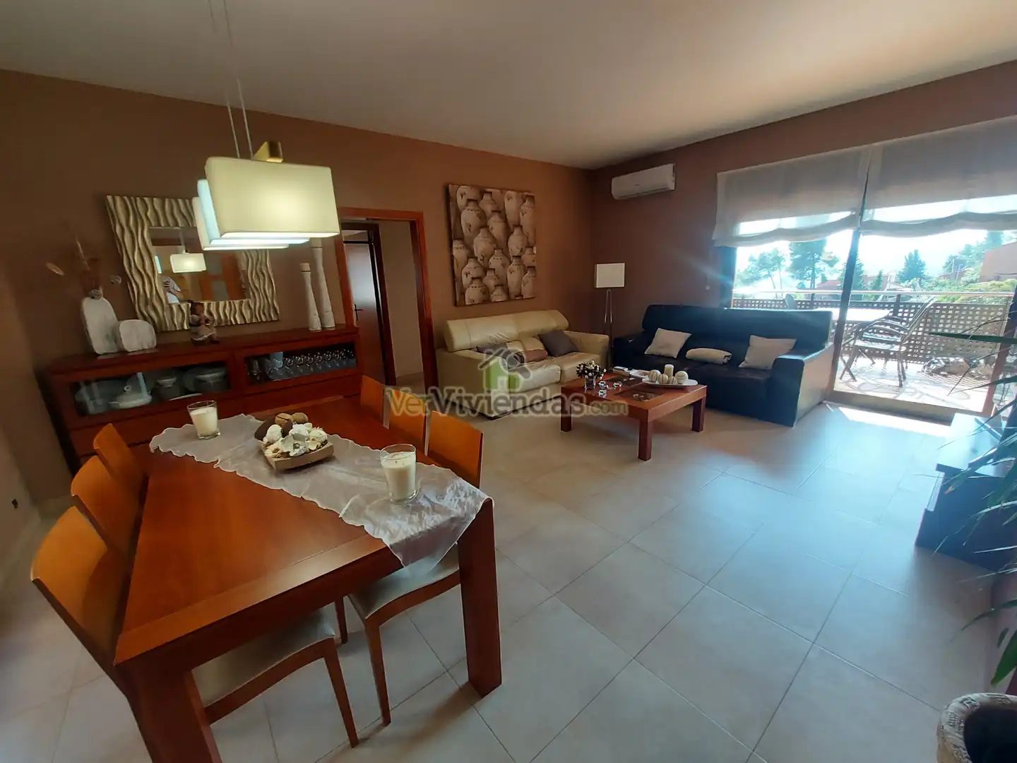 Sala d'estar de Casa o xalet en venda en Corbera de Llobregat amb Aire condicionat, Calefacció i Jardí privat