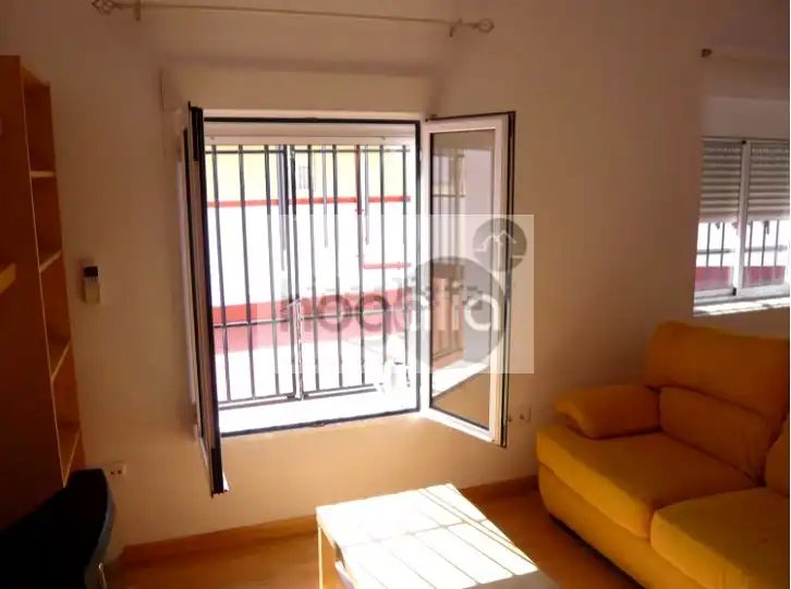 Habitación de Ático de alquiler en Sevilla con Aire acondicionado, Terraza y Amueblado