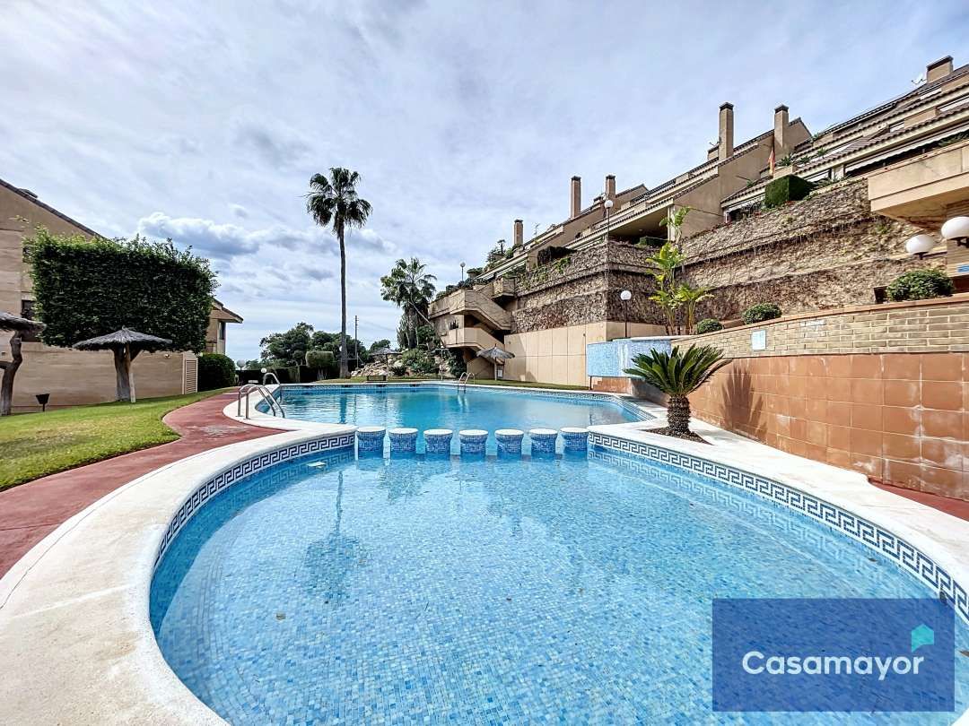 Swimming pool of House or chalet for sale in Alicante / Alacant  with Air Conditioner, Heating and Private garden
