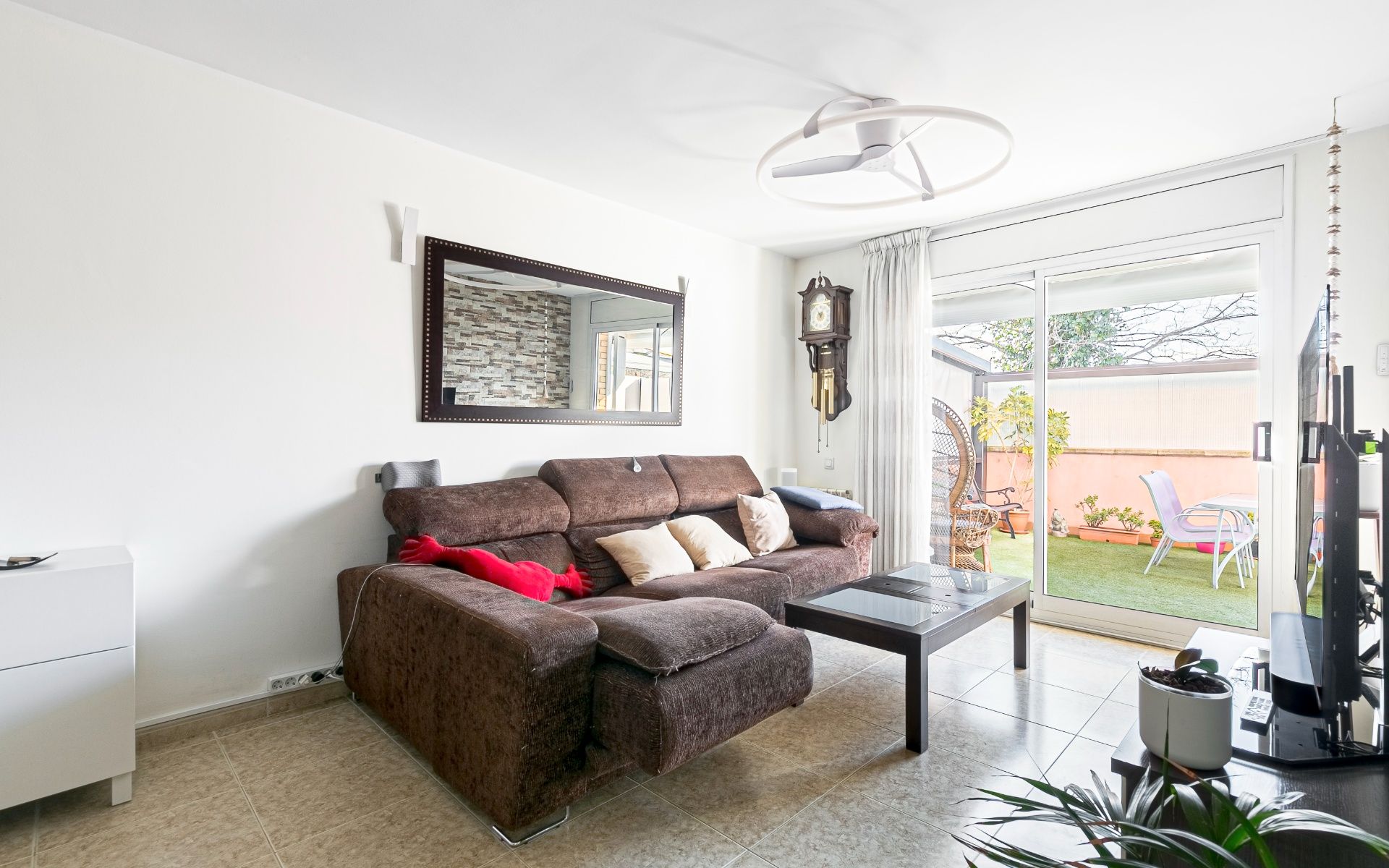 Living room of Flat for sale in Sant Llorenç d'Hortons  with Heating, Terrace and Storage room